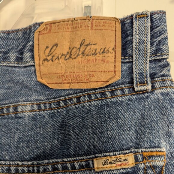 Levi's Signature Loose Fit Cropped Jeans - Picture 3 of 4